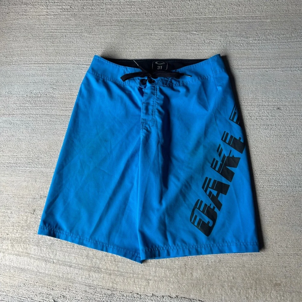 Vintage 2000s Y2K Oakley men's 31 board shorts